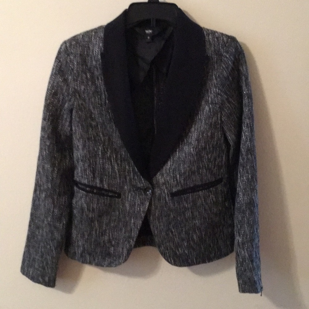 Mossimo tailored Jacket with great accents.